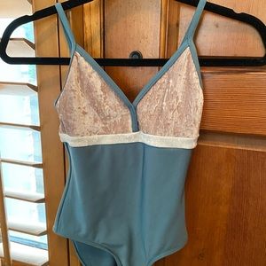Yumiko leotard size SL